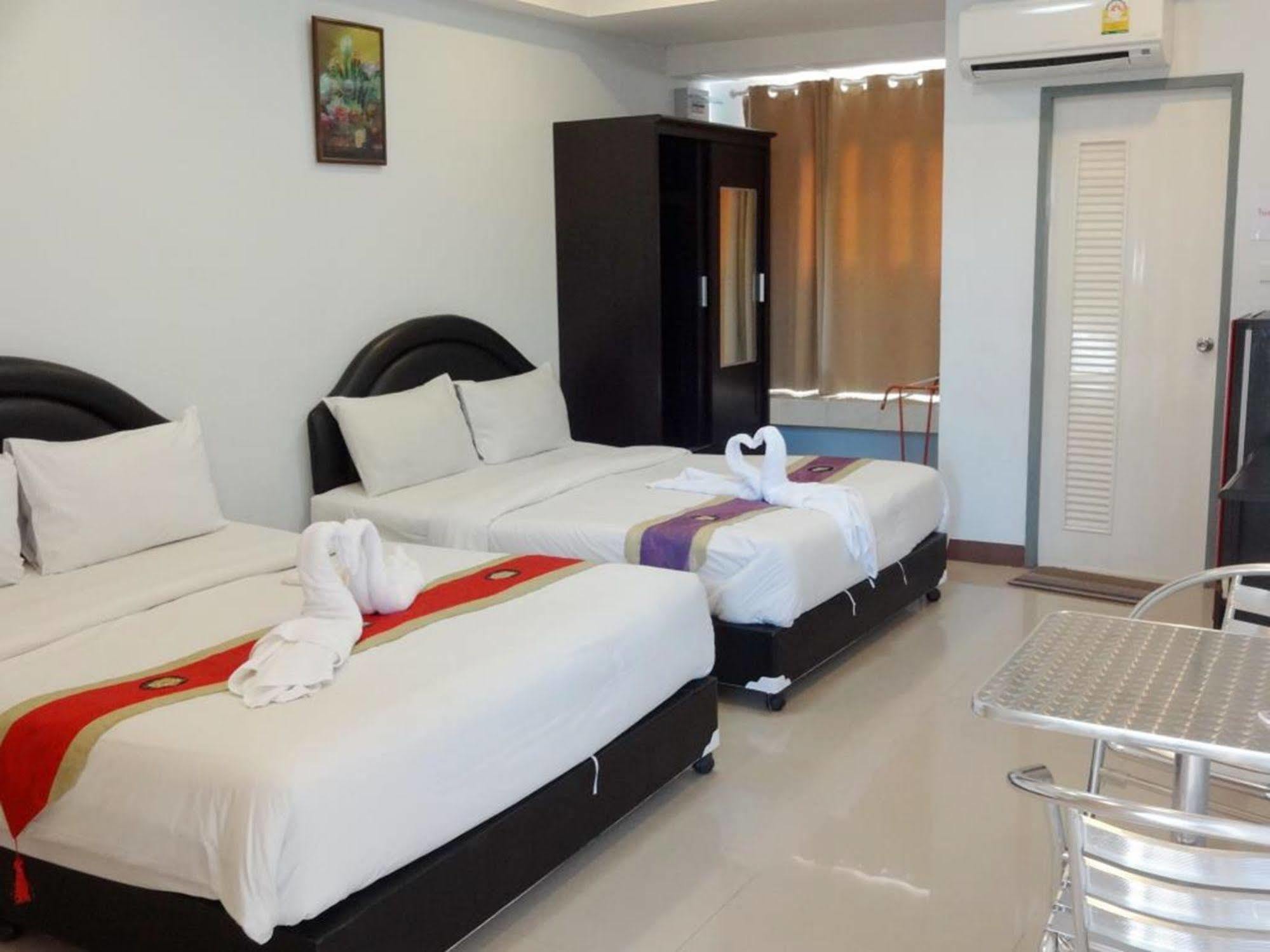 Plus Mansion Phuket Exterior foto